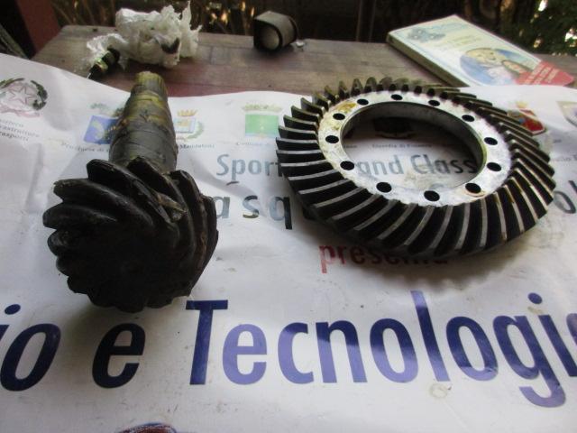 Preview of the first image of Crown wheel and pinion 12x41 Ferrari 400.