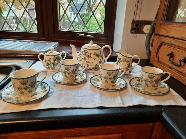 Preview of the first image of BHS COUNTRY VINE TEA SET.