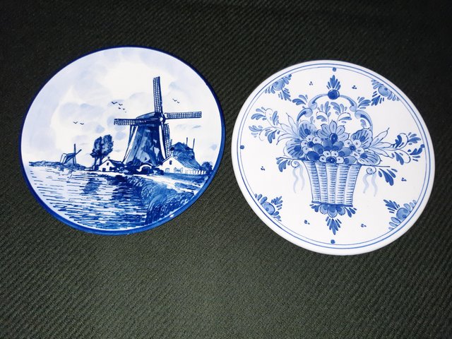 Image 2 of Delft plates