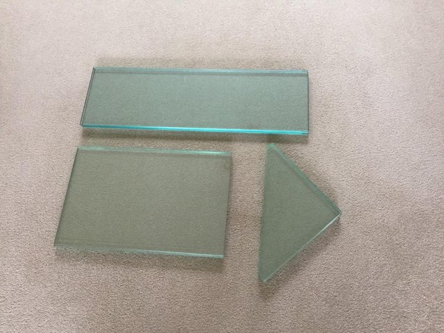 Preview of the first image of Glass shelves.