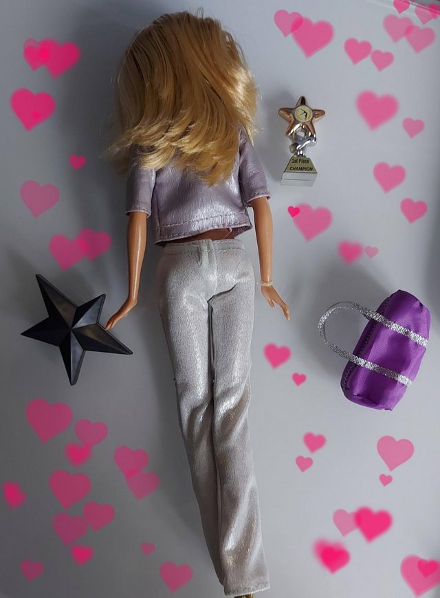 Image 3 of Barbie collectible High School Musical Sharpay Talking Doll