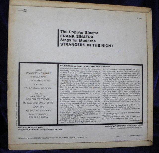 Image 2 of Frank Sinatra – Strangers In The Night - Reprise R1017