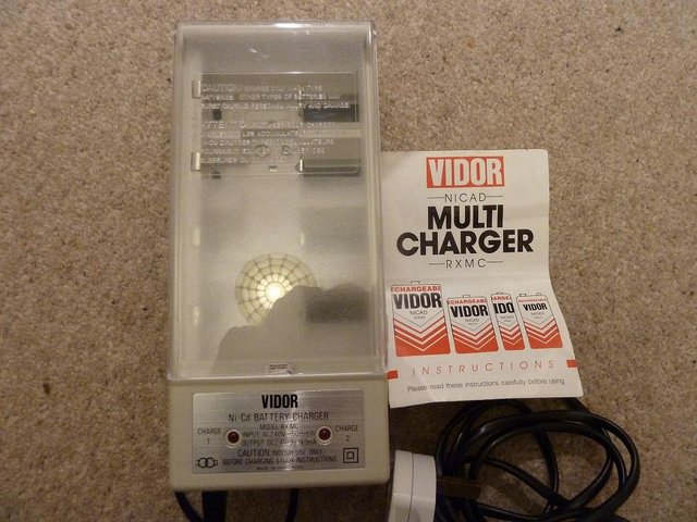 Preview of the first image of Vidor Nicad Multi Charger for rechargeable batteries.