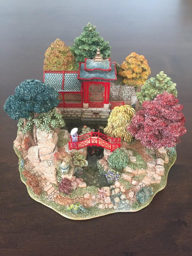 Preview of the first image of Lilliput Lane Limited Editions.