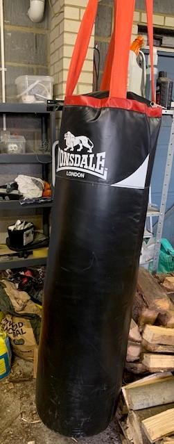 Image 2 of Lonsdale Punch Bag (4ft) & chains