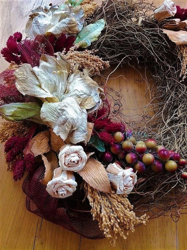 Preview of the first image of CHRISTMAS Contemporary Wreath Red Berries Twig Gold Natural.