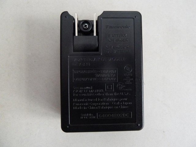 Image 2 of Panasonic Lumix battery chargerDE-A83