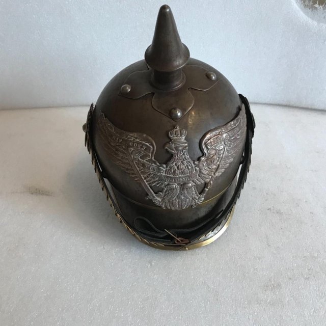 Preview of the first image of German helmet.