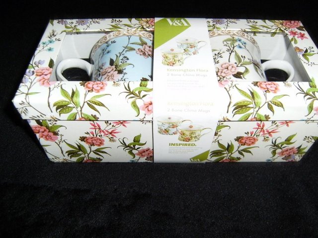 Preview of the first image of V & A KENSINGTON FLORA MUGS.