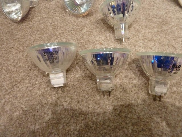 Image 2 of 4 downlighters and 13 nr. halogen bulbs