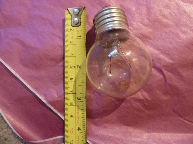 Preview of the first image of 2 x used light bulbs, 2 x ES E27 various bulb shapes.
