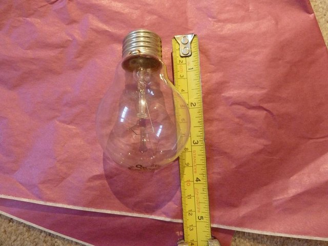 Image 2 of 2 x used light bulbs, 2 x ES E27 various bulb shapes