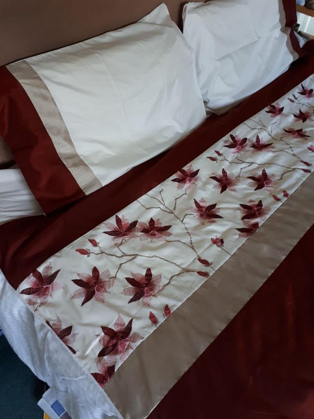 Preview of the first image of New Double duvet cover 2 pillowcases Catherine Lansfield.