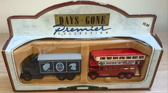 Image 2 of Lledo Premier Collection BOXED SET Fox's Truck & Roses Bus 9