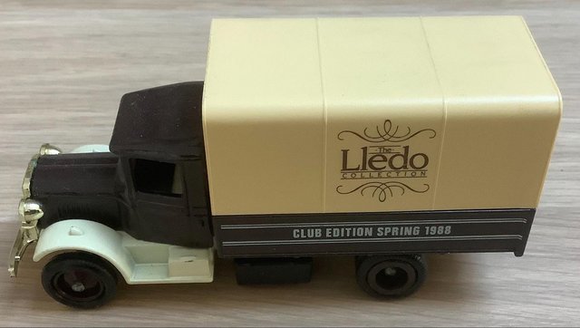 Preview of the first image of Lledo Days Gone BOXED Mack Club Edition Spring 1988 DG 27/28.