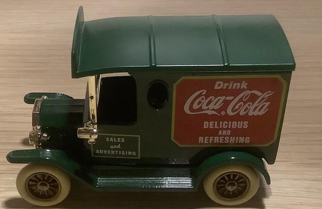 Image 3 of Lledo Coca Cola Green 1920 Advertising & Sales Delivery/Van