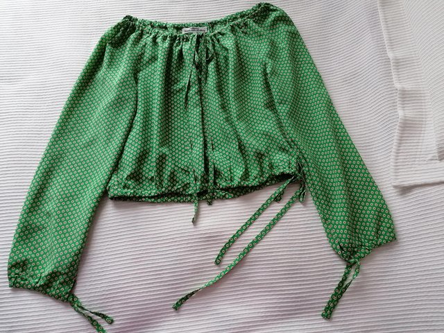 Preview of the first image of LADIES TOP "GREEN COUNTRYSIDE" 12 UK.