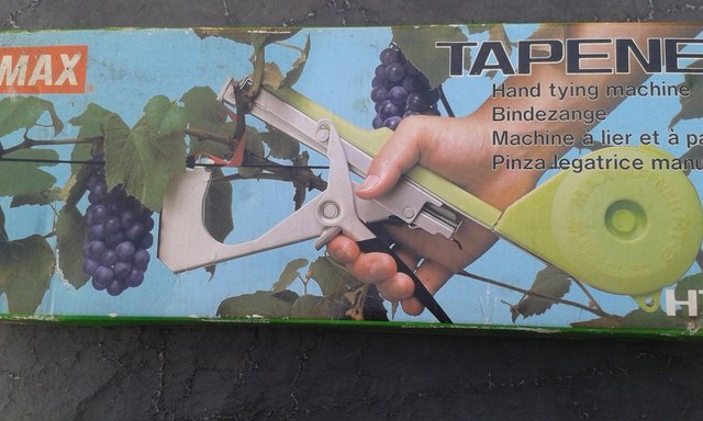 Preview of the first image of Original Max Tapener Plant Tying Machine , MAX HT-B (NL).