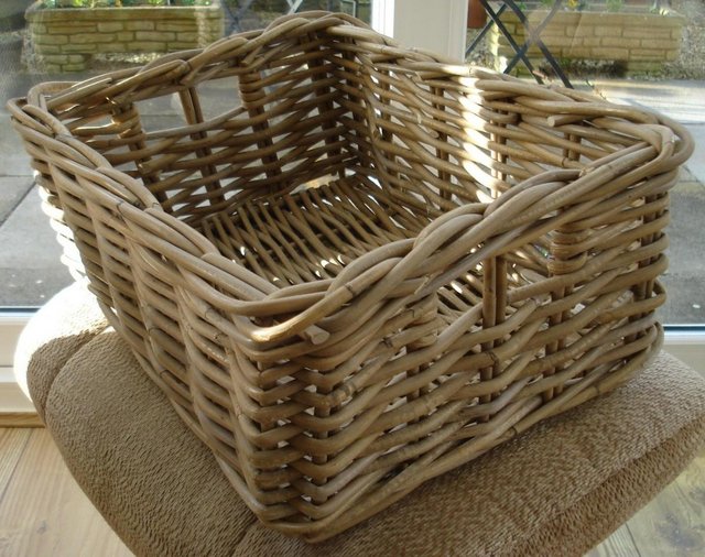 Preview of the first image of NEW WICKER/CANE BASKET CHRISTMAS HAMPER/PICNIC BASKET.