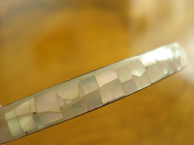 Image 3 of ANTIQUE VINTAGE NARROW MOTHER OF PEARL ABALONESHELL BRACELET