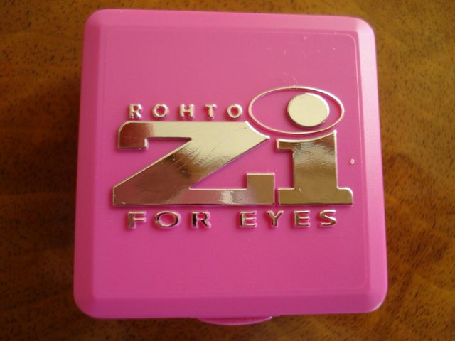 Image 3 of NEW PINK POCKET SIZE CONTACT LENS CASE BY ROHTO + MIRROR