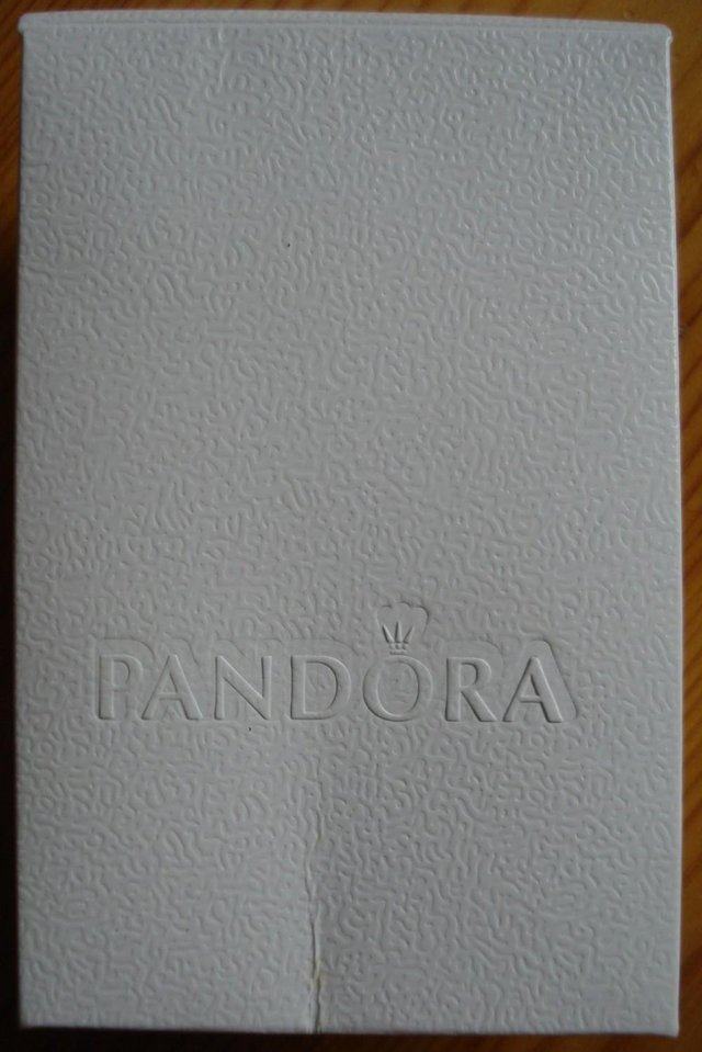 Image 2 of NEW WHITE PANDORA JEWELLERY GIFT BOX FOR NECKLACE, RING ETC.