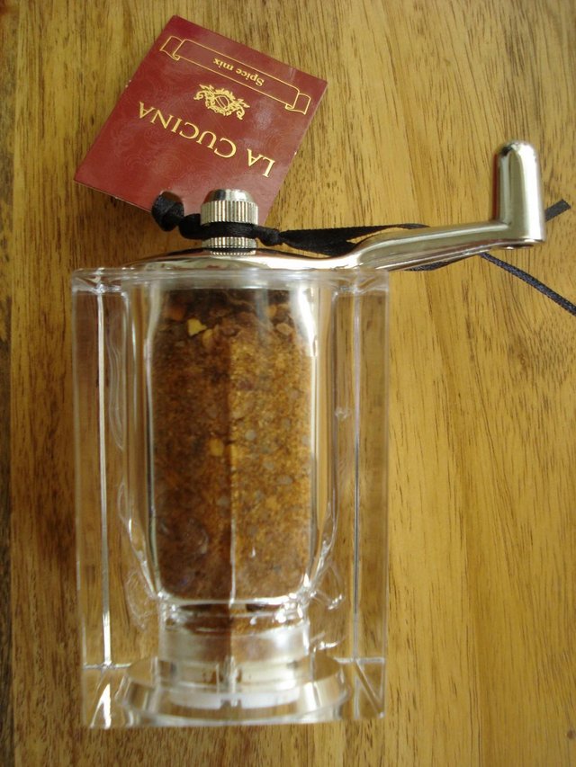 Preview of the first image of NEW LA CUCINA ACRYLIC GRINDER WITH 50g SPICE MIX. REFILLABLE.