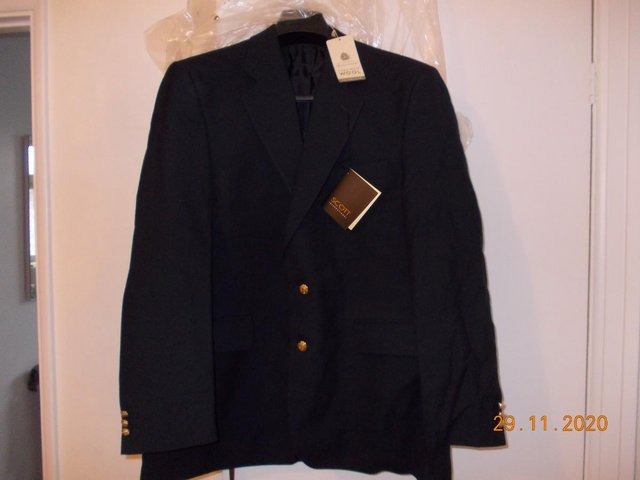 Preview of the first image of Men's Pure New Wool Dark Navy Blazer - New.