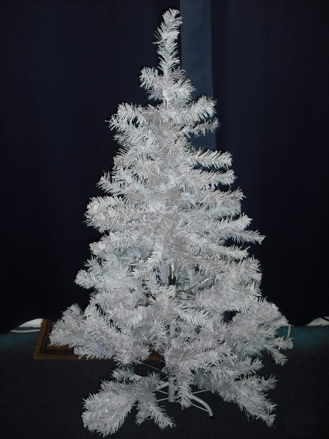 Preview of the first image of Xmas Tree White 4 ft With Lights.