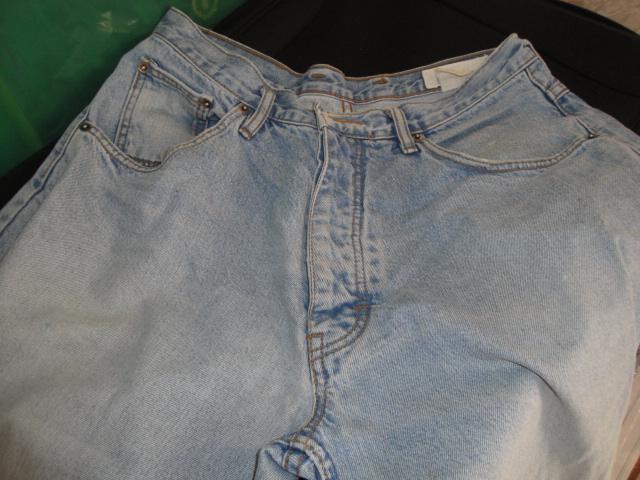 Image 3 of Ripped Used Blue Jeans Ladies 14. C317.