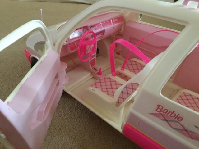 Image 2 of Barbie Picnic Fun Minivan from 1995 with Barbie