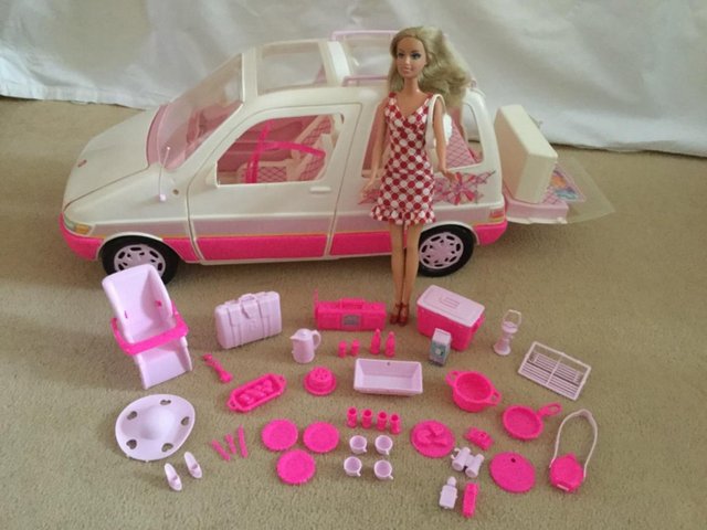 Preview of the first image of Barbie Picnic Fun Minivan from 1995 with Barbie.