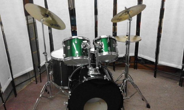 Preview of the first image of Looking for a drum kit? Not sure what to buy? Need advice?.