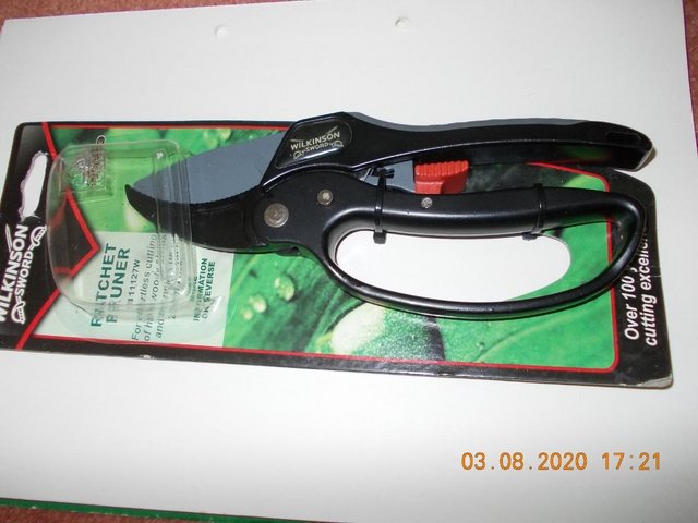 Preview of the first image of Wilkinson Sword Ratchet Pruner 20mm - new in packaging.