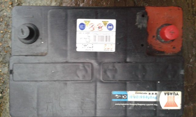 Image 2 of S/H Yuasa Car battery 072 70Ah 570 Amps