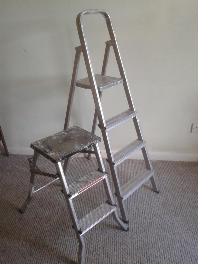 Image 4 of 3 Tread, platform, Step ladder with grab handle £15