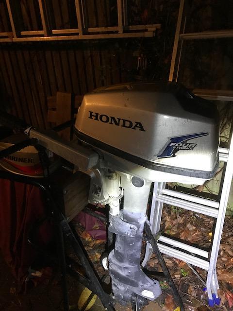 Preview of the first image of Honda BF5A 5hp Outboard Engine 2006- Breaking for spares.