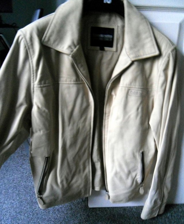 Preview of the first image of Lambretta - White/Beige Leather Jacket - Size Large.
