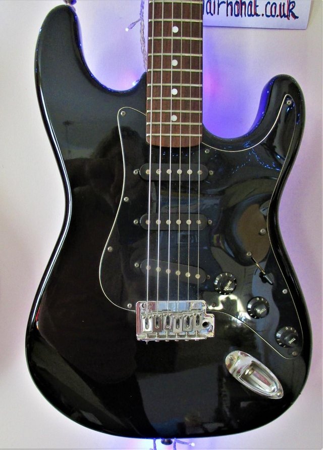 Image 4 of The EPIPHONE STRATOCASTER.vgc in Immaculate Black