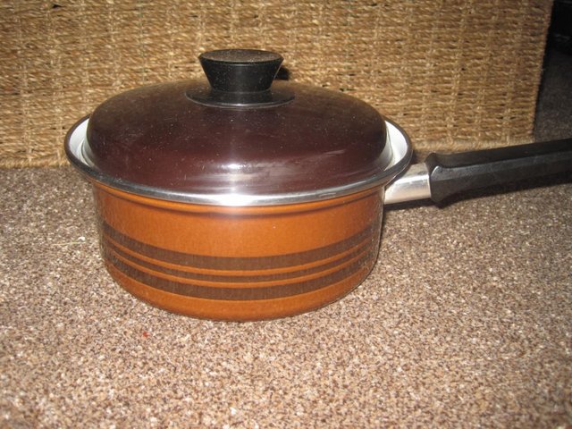 Preview of the first image of Vintage saucepan.