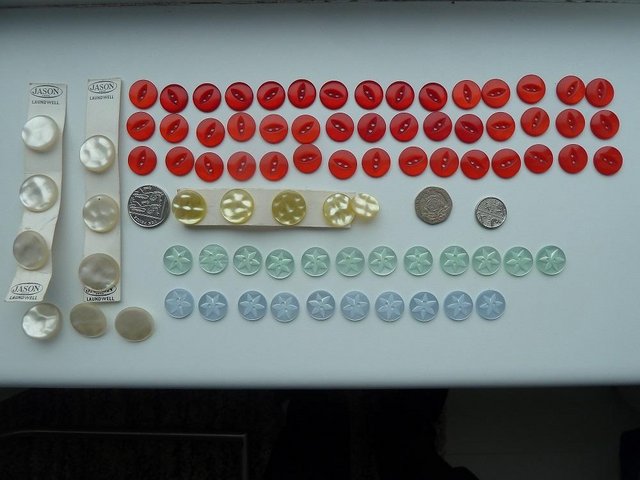 Preview of the first image of Quantity of vintage buttons, various sizes/colours, unused.