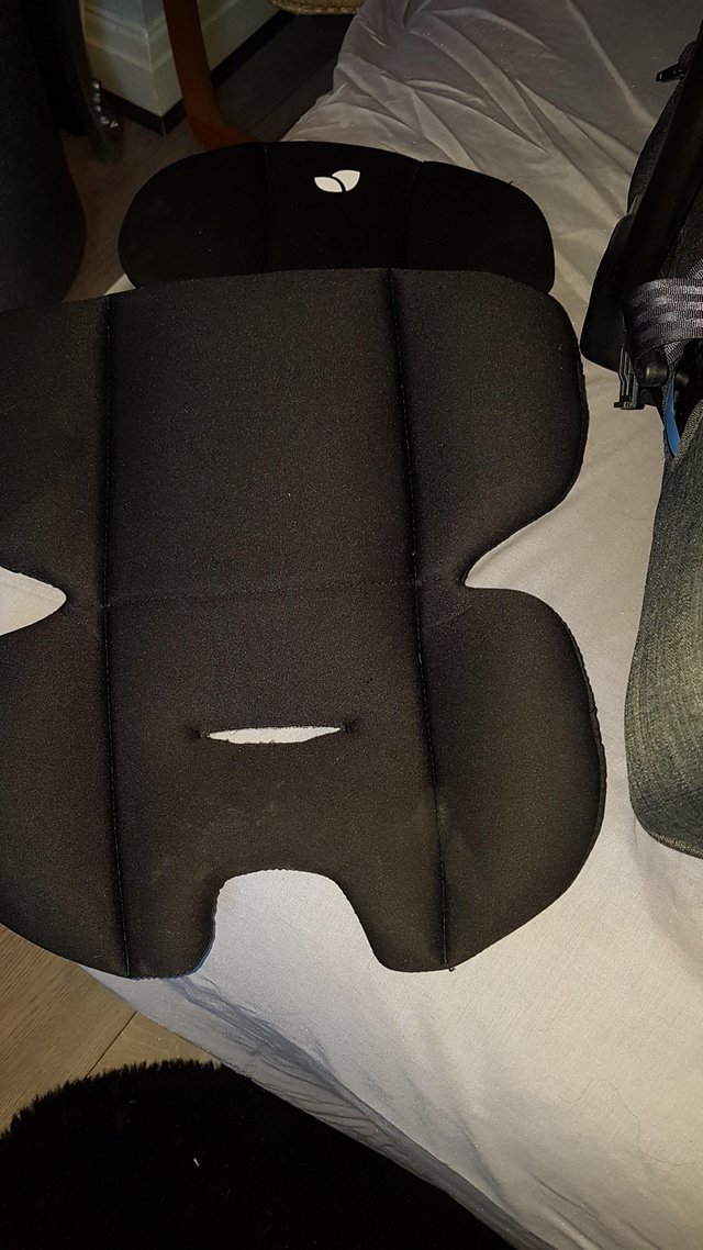 Image 4 of Baby car seat - used only 3 times -Joie - I-Gemm pi-base