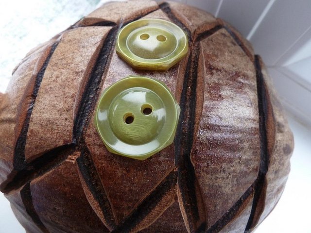 Image 2 of 23 nr. vintage 1950's green/olive green buttons