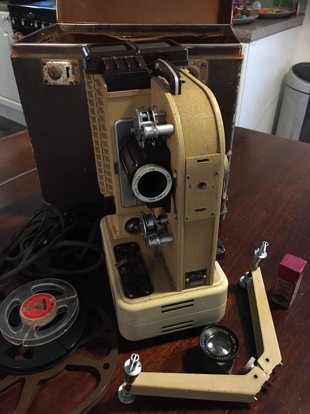Image 2 of Vintage Eunice P26 8mm film projector
