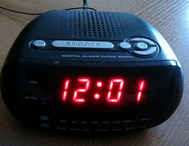 Preview of the first image of Radio alarm clock digital.