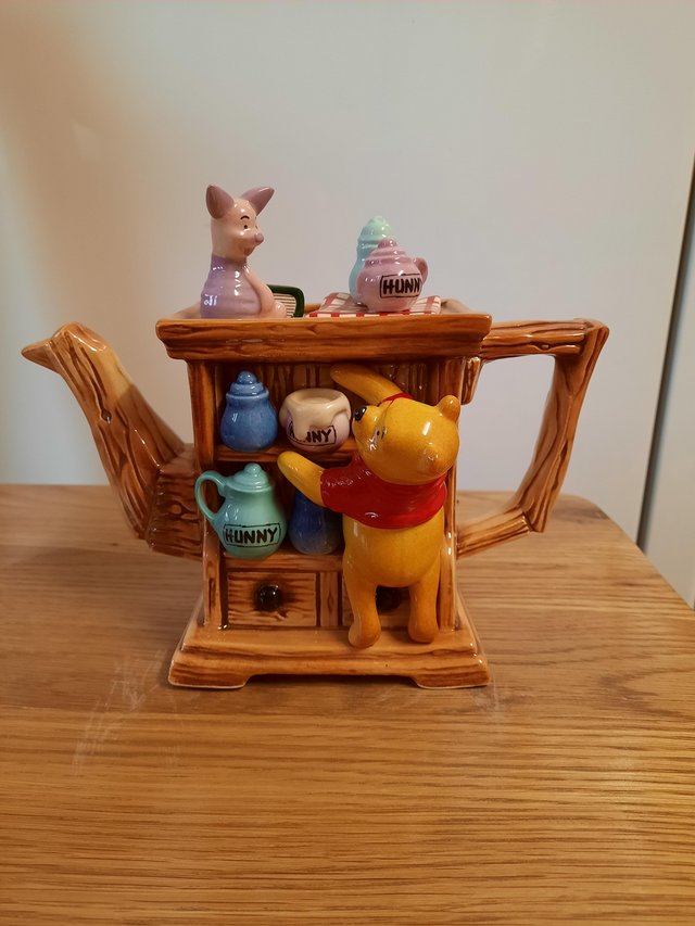 Preview of the first image of Cardew Winnie the Pooh Hutch teapot.