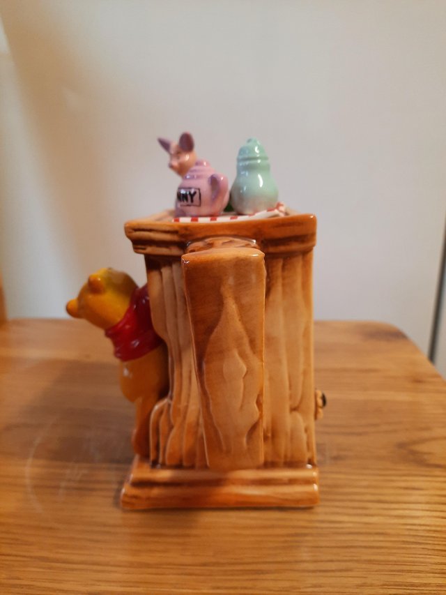 Image 2 of Cardew Winnie the Pooh Hutch teapot
