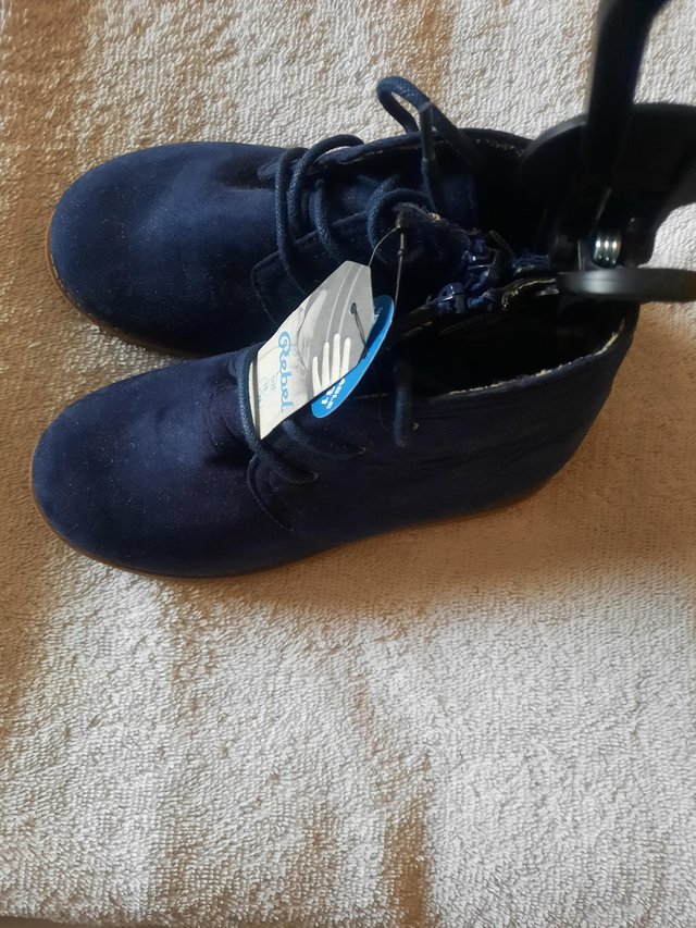 Image 2 of REBEL BOYS SHOES - SUEDE - SIZE: 10 COLOUR: DARK BLUE (NEW)