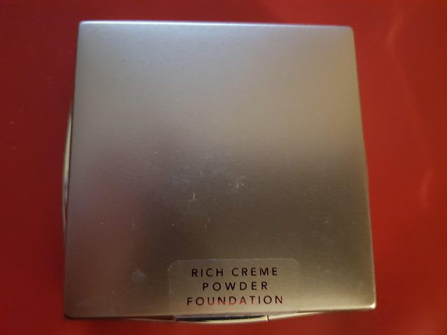Image 2 of M&S Rich Creme Powder Foundation