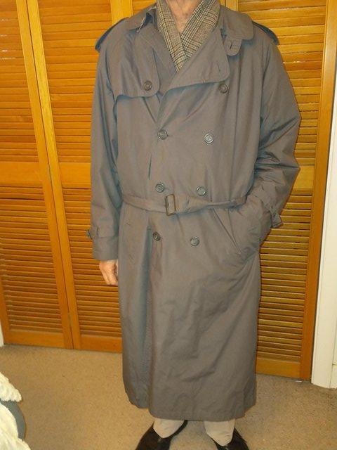 Preview of the first image of Mans Trench-coat.